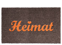 Schöne Fußmatte Heimat - Fußabstreifer in braun mit Spruch orange geflockt