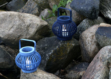 Broste Copenhagen kleine Bambuslaterne Freya in hellblau oder dunkelblau - Windlicht aus Holz