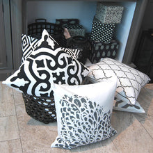 PB Home Sofakissen Big Feather in weiß-grau - schönes Baumwollkissen in 50x50 cm