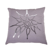 Broste Sofakissen Luisa in schlammgrau - Dekokissen 50x50 cm mit Silberdruck