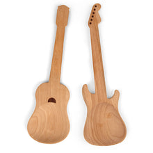 Kikkerland Salatbesteck Gitarre aus Holz - lustige Geschenkidee