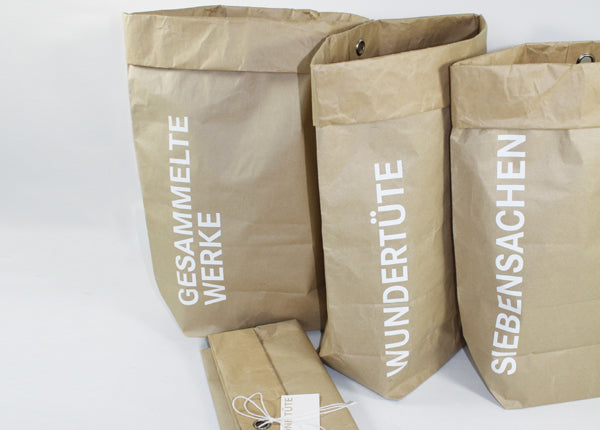 Braune Tüten von Raumgestalt