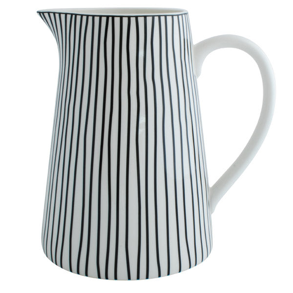 Aspegren Krug Stripes schwarz  - weißer Porzellankrug mit schwarzem Streifendesign