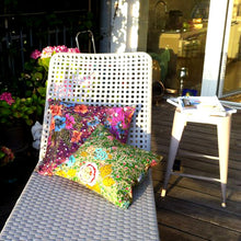 Baumwollkissen Bamboo Leaf in lila - schönes Sofakissen in 50x50 cm fair trade