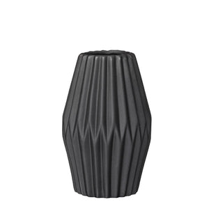 Bloomingville Vase Folded schwarz - moderne, geometrische Blumenvase aus Porzellan