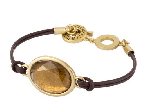 Braunes Lederband mit bernsteinfarbenen Stein von Sence Copenhagen