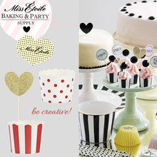 Miss Étoile kleine Cupcake Förmchen 24 Stück rot-weiß gepunktet