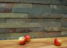 Wandverkleidung galea grey aus Buntschiefer von stein & ambiente