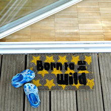 Coole Fußmatte für Kinder „Born to be wild“ - Fußabstreifer mit Spruch, aus Kokosfaser