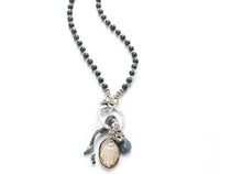 Collier circle of love in dunkelblau von exoal  - lange Kette aus Natursteinen